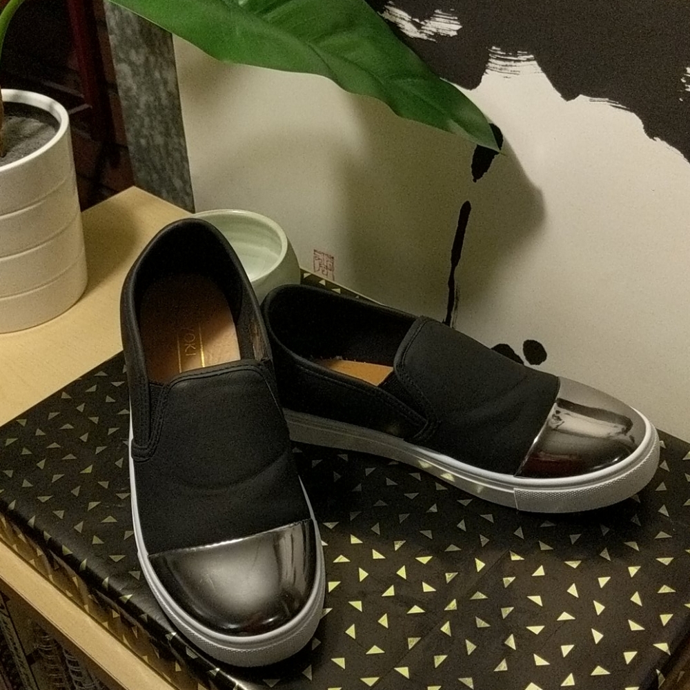 Yoki Metallic Toe Slip-on Shoes